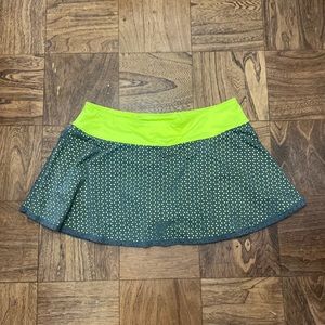 Slazenger brand neon and gray golf skirt